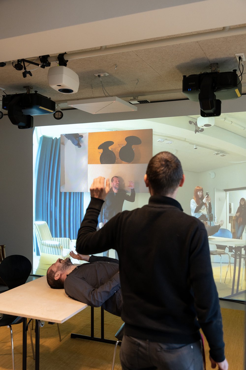 Projekt »Lernraum Bauhaus«: Experimentieren im Raum und im Team. Foto: Tarek Rishmawi